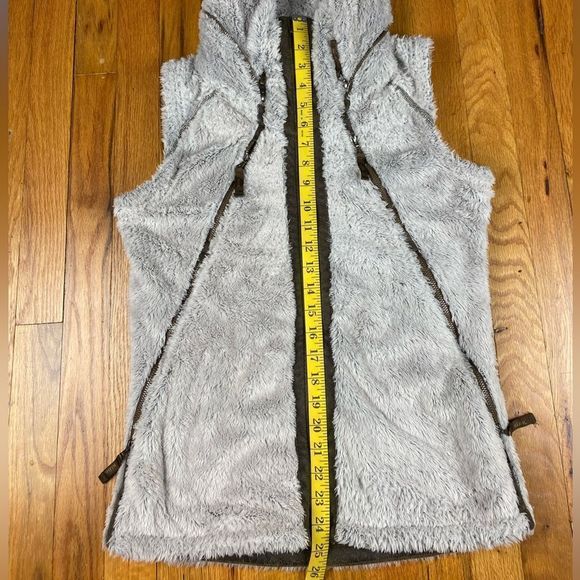Kuhl Flight Cream Vest - Picture 8 of 15